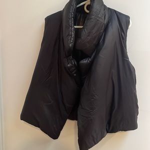 COPY - Norma Kamali Down Vest black MEDIUM!! Made an error in size!